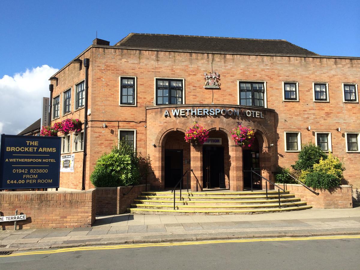 The Brocket Arms Wetherspoon Hotell Wigan Exteriör bild